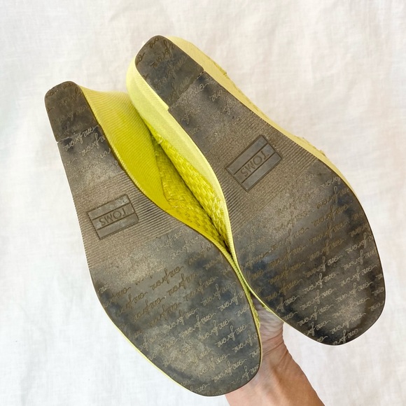 β¨Host Pickβ¨ Toms Espadrille Yellow Wedge Peep Toe Calypso Canvas Slip on Shoe - Picture 13 of 14
